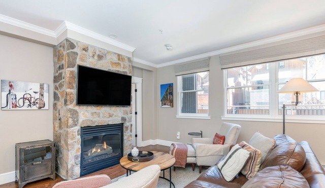 Dog-Friendly Two-Bedroom Private Residence With Luxurious Amenities