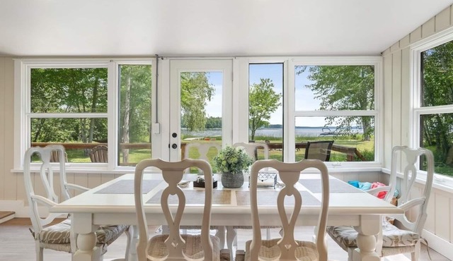 Dog Friendly Updated Cottage w/Game Room on Douglas Lake