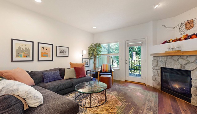 Dog-friendly, upscale condo with shared pool & hot tub - one mile from skiing