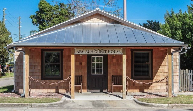 Dog friendly Vacation Rental Home Downtown Historic Apalachicola