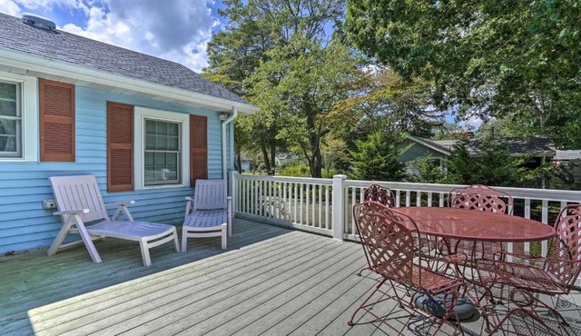 Dog-Friendly Waretown Home with Furnished Deck!