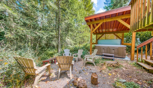 Dog-friendly waterfront home - WiFi, river views, private hot tub & shared pool