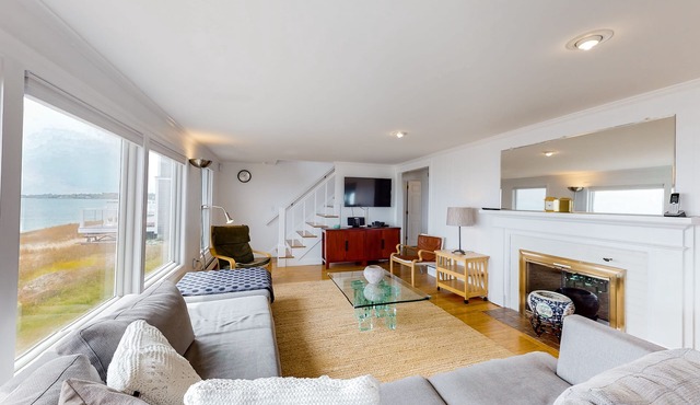 Dog Friendly Waterfront Hyannis Haven – Walk to Kalmus Beach