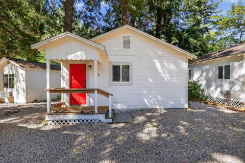 Dog-Friendly Wine Country Cabin cabin