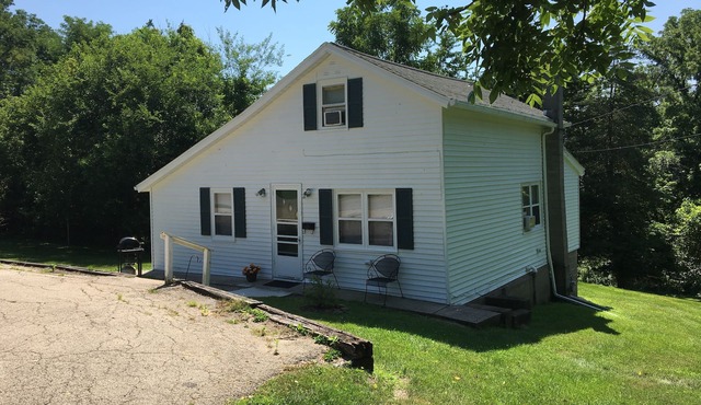 Dog friendly(with dog fee),Close to Downtown,Historic District,