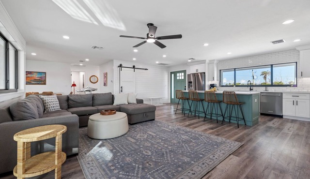 Dog friendly (with owner approval) 5 bedroom/3 bath home in East Rocks.