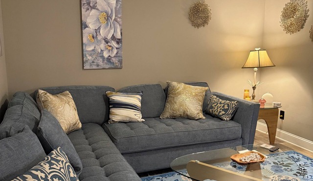 Dog Friendly with Yard-Cozy 1-bedroom apartment in tranquil Wake Forest with AC