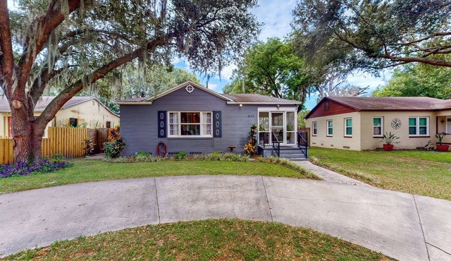 Dog-Friendly Yard! Walkable Dixieland District Gem