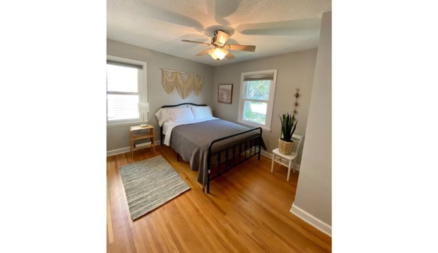 Dog friendly zen bungalow with fenced in yard.