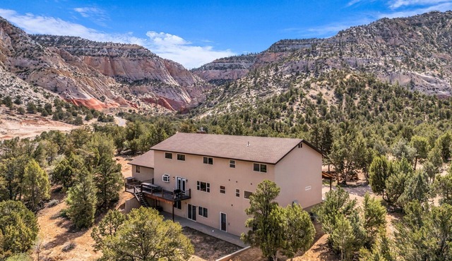 Dog Friendly | Zion NP | Red Hollow Ranch