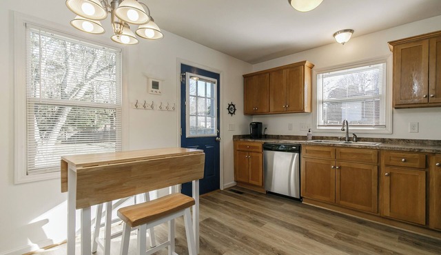 Dog Happy and Centrally Located Cottage