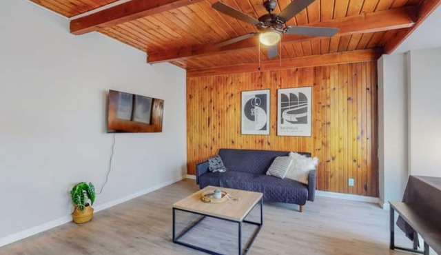 ⟫ Dog Run & Courtyard 2 Bedroom Apt w/King Bed W&D
