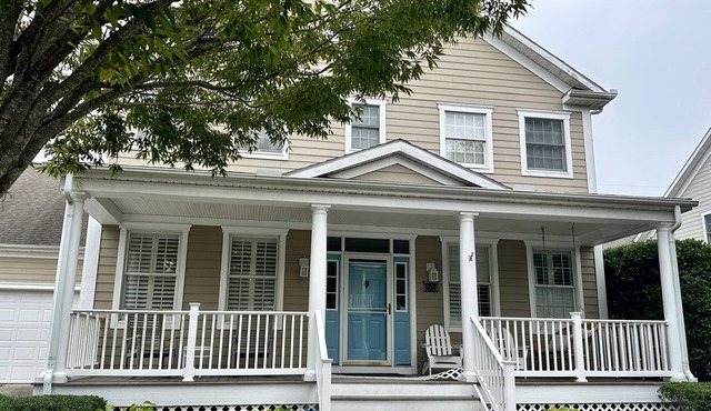 Dog Welcome! Premiere 5 star property,golf, tennis PB,pools beach shuttle modern