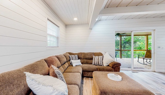 Dog Welcome Waterfront Home, Sleeps 12, Firepit
