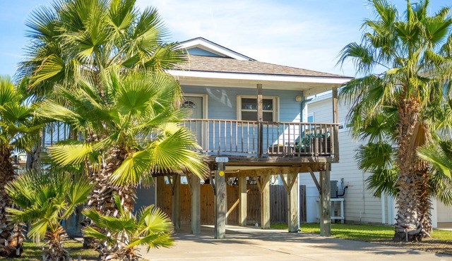 Dogs, Boat Parking, Beach Access | Sunflower Hello