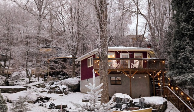 Dogs ‖ S'mores & Fire ‖ 2 Mins to Slopes ‖ Paved Road Access