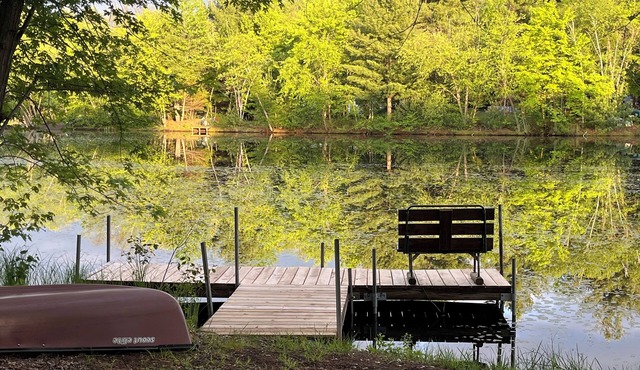 Dogs Welcome! Lake House. Close to Dells!