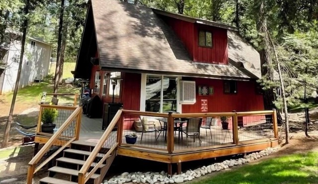 Dogwood Cabin - Cozy Cabin