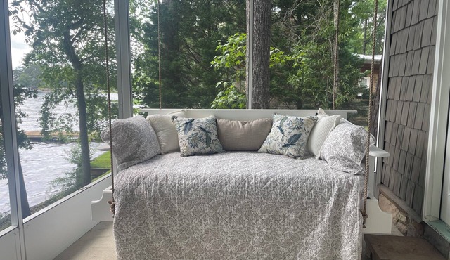 Dogwood Cottage Lake Jordan dock/hot tub/fire pit/boat parking/grill/porch swing