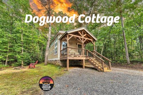 Dogwood Cottage with Private Fire Pit & Sleeps 6
