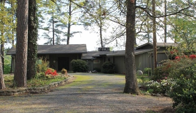 Dogwood Point Lake House on Lake Hamilton