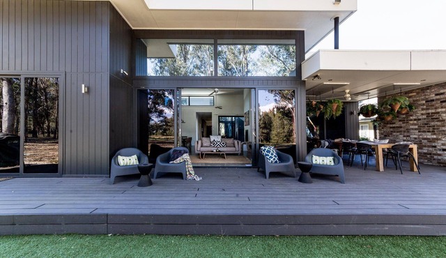 Dogwood - Stylish 4 bedroom home with wow! Resort facilities, golf, pool and day spa!