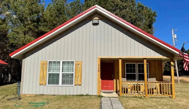 Dogwoods-2 bedroom cabin with spacious parking