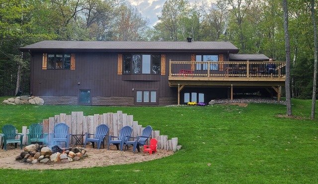 Dollar Lake Oasis, Near Downtown and the Chain, Fire Pit, Sandy Beach, W&D, WiFi