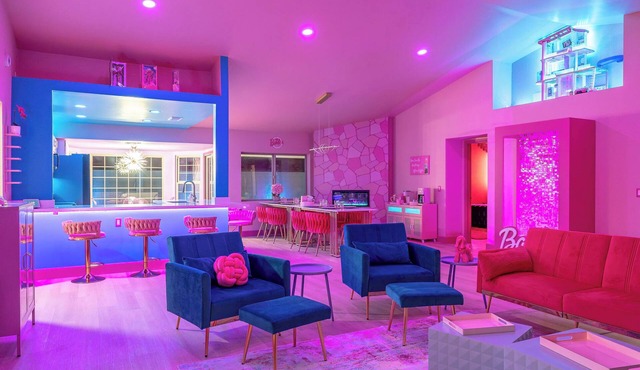 Dollhouse Daydream Barbie-inspired, Spacious 5-bedroom house with heated pool
