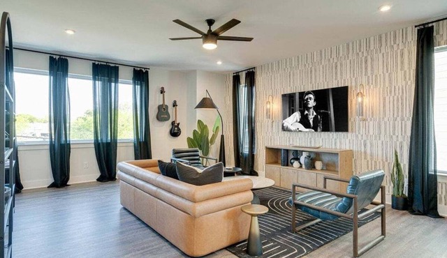 Dolly's Bohemian Bliss 5627-29-31–Sleeps 22