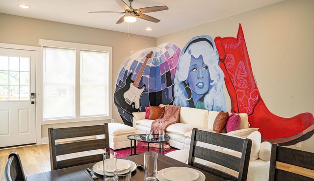Dolly's NashPad! Beautiful 3BD, 3BT Home