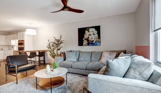 Dolly's Retreat ~ 2 Bedroom/2 Bathroom