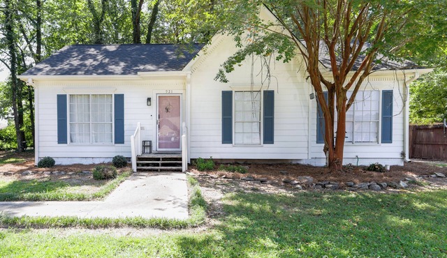 Dolly’s Daydream- Charming 3-bedroom Cottage close to Leeds and Birmingham