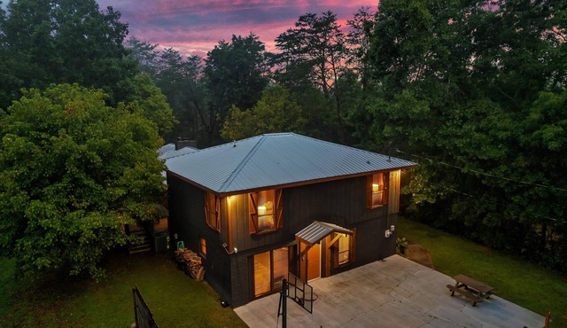 Dollywood open—only 15 min away on acreage!