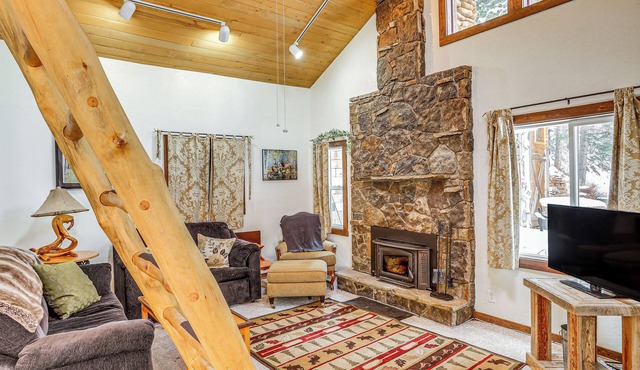 Dolores Cabin w/River Access: Pets Welcome!
