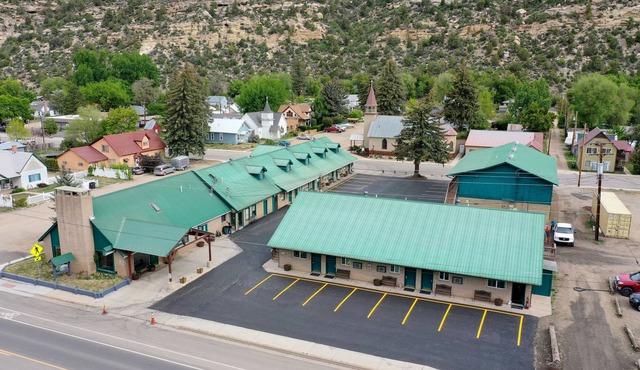 Dolores Mountain Inn
