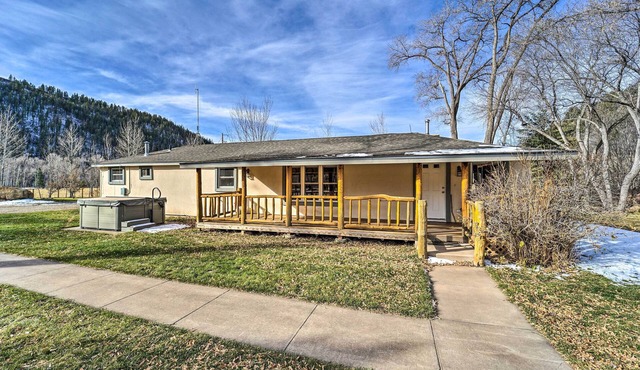 Dolores Ranch Cabin w/Hot Tub & 1-Acre Yard!