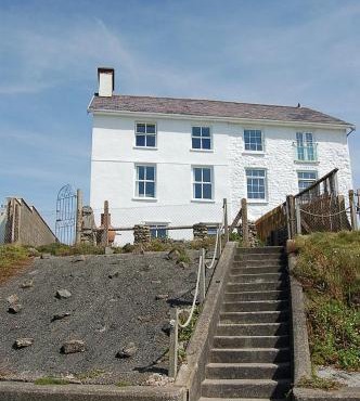 Dolphin Beach House In Tywyn