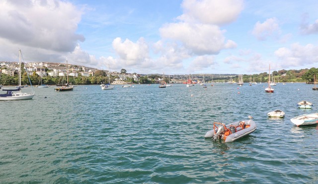 DOLPHIN COTTAGE, pet friendly, country holiday cottage in Flushing