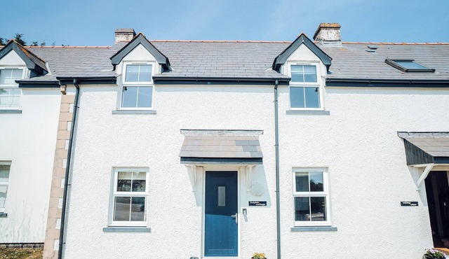 Dolphin Cottage - UK6733