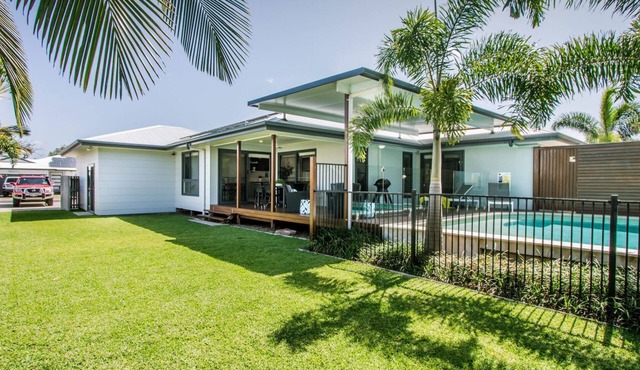 Dolphin Cove Agnes Water holiday home with pool & boat parking