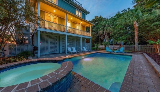 Dolphin View on Isle of Palms ~ PRIVATE POOL, ROOF TOP DECK, ELEVATOR, SPA