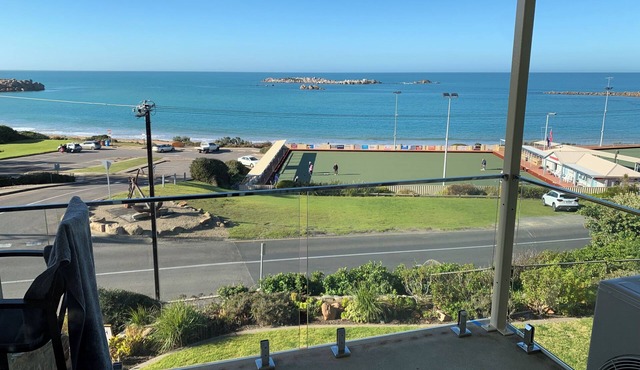 Dolphins 7: 'A View To Remember' with Breathtaking Horseshoe Bay Views