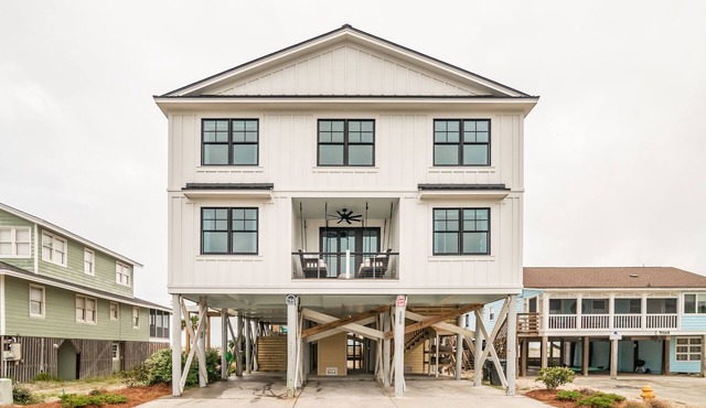 Dolphinview on Pawleys Island With Creek Dock, Oceanfront & More!