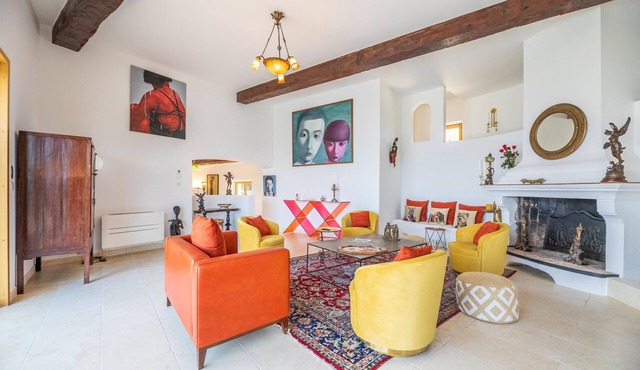 Domain U Tempu Persu Sleeps 12 with Park