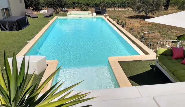 "Domaine 1902" swimming pool, billiards, bowling green, 14 people