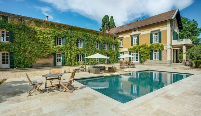 Domaine Art et Vin - Six Bedroom Villa, Sleeps 12