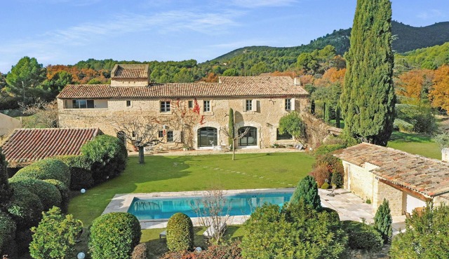 Domaine Arterra | Private 5-ha Estate, Pool & Tennis Court