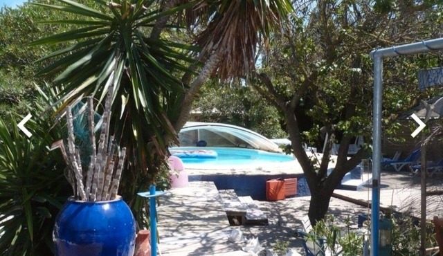 Domaine Atypique Arborée et Calme Avec Piscine à 1km de la Plage