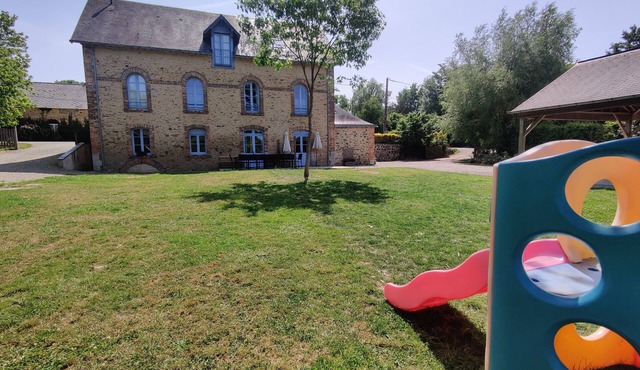 Domaine Avec Deux Gîtes Jusqu'à 15 Personnes